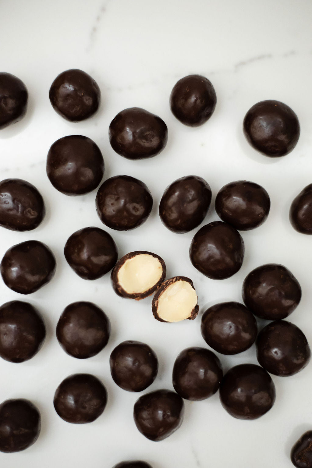 Dark Chocolate Kenyan Macadamia nuts with 72% Ecuador Dark Chocolate